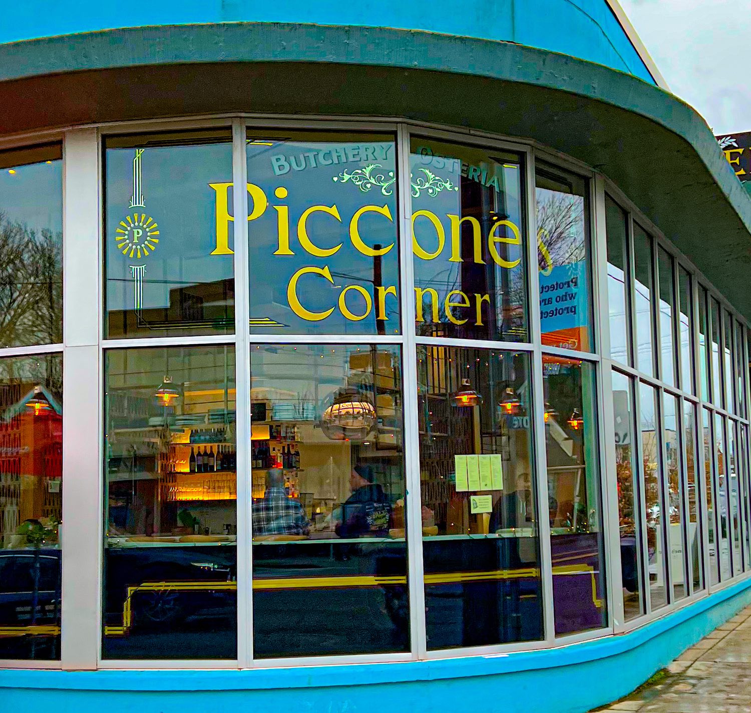  A Magnificent Meal at Piccone’s Corner Portland, Oregon Photos by Steven Shomler Culinary Treasure Network 