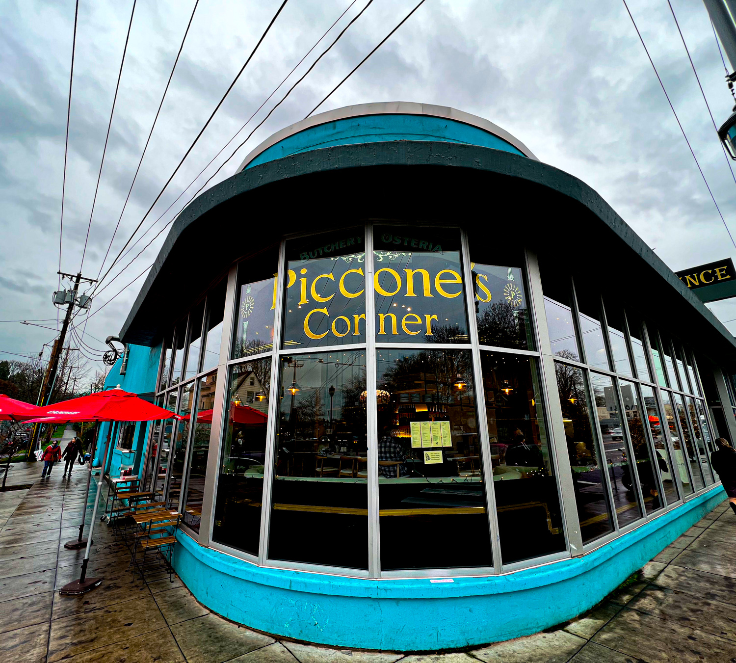 A Magnificent Meal at Piccone’s Corner Portland, Oregon Photos by Steven Shomler Culinary Treasure Network