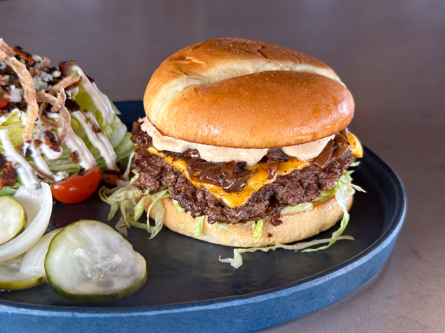 The OG Burger at Friendly Waves on Kauai – An All-time Great Cheeseburger!